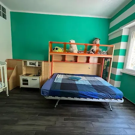 Nathan House, Due Apartment Rome