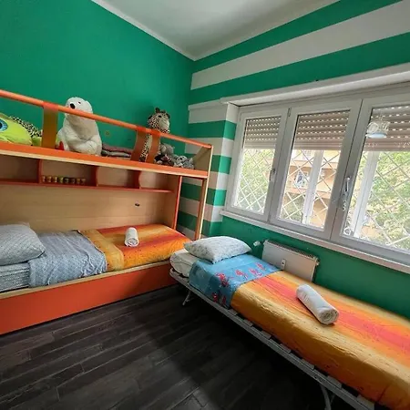 Nathan House, Due Apartment *
