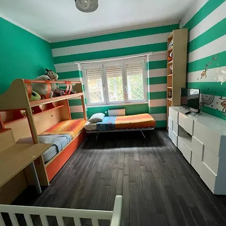 Nathan House, Due Apartment Rome